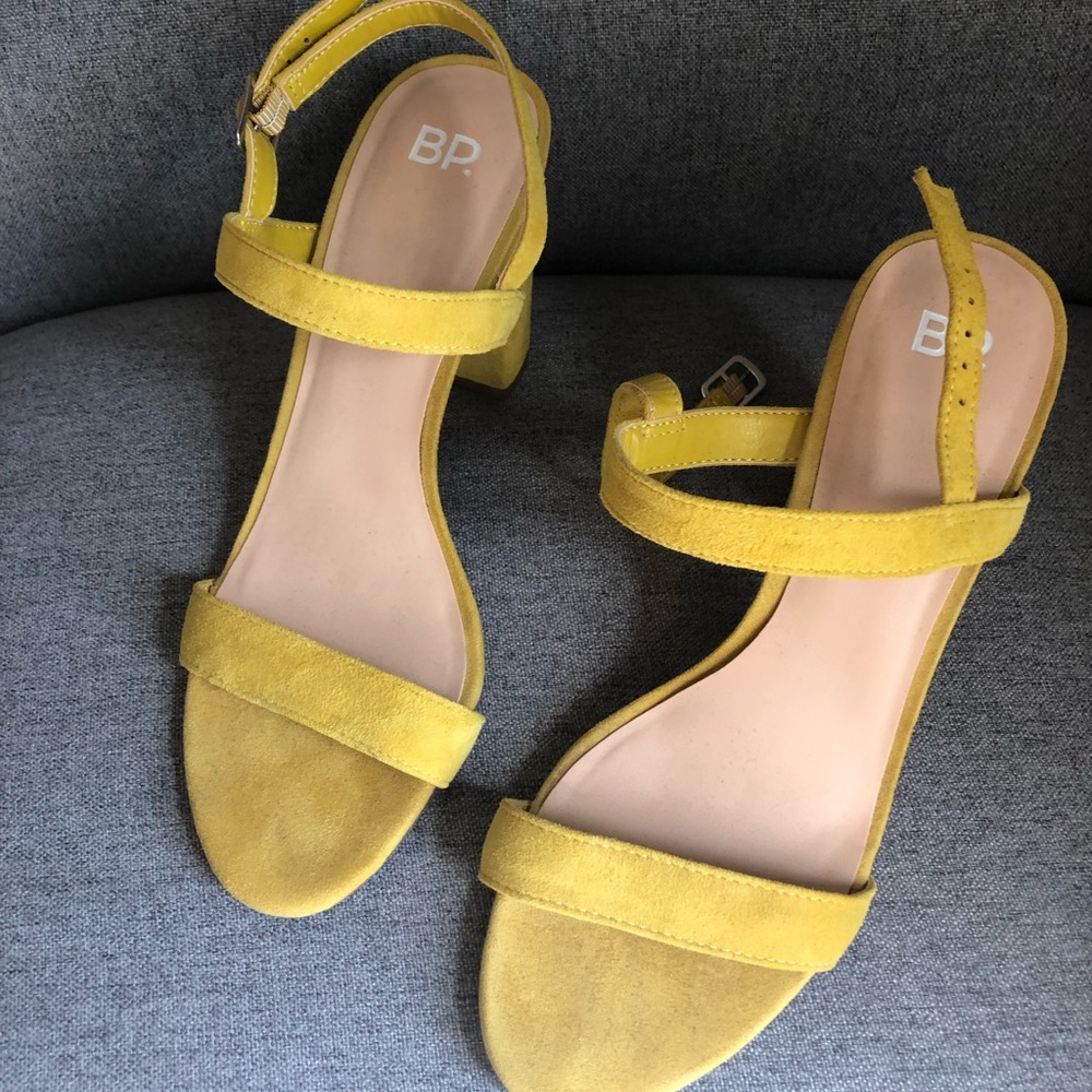 Women’s yellow strappy heels, BP